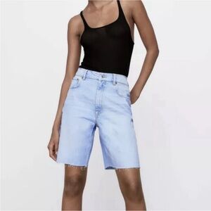 Zara‎ 90s Long Inseam Cut off Denim Shorts Light Wash 0